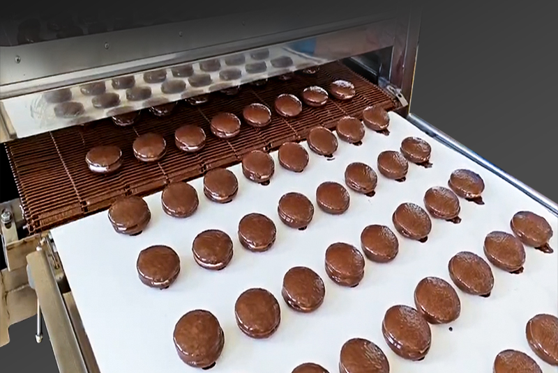 Линия по производству шоколадных пирогов